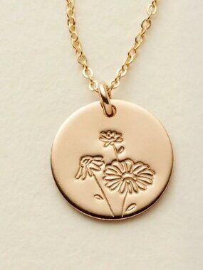 April Daisy Birth Month Flower Simple Necklace